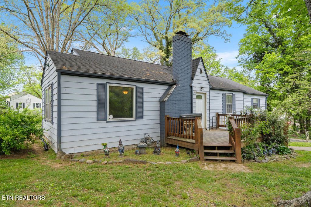 Photo of 305 Gilbert Lane, Knoxville, TN 37920 (MLS # 1337112)