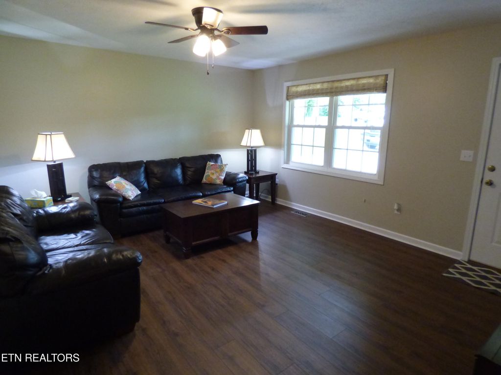 Photo of 150 Dillon St, Crossville, TN 38555 (MLS # 1305045)