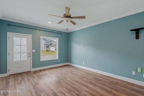 Tiny photo for 105 E Fortenberry St, Oak Ridge, TN 37830 (MLS # 1354974)