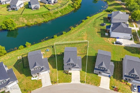 Tiny photo for 105 E Fortenberry St, Oak Ridge, TN 37830 (MLS # 1354974)