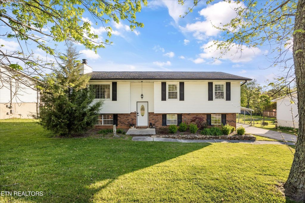 Photo of 6613 Cadbury Drive, Knoxville, TN 37921 (MLS # 1336053)