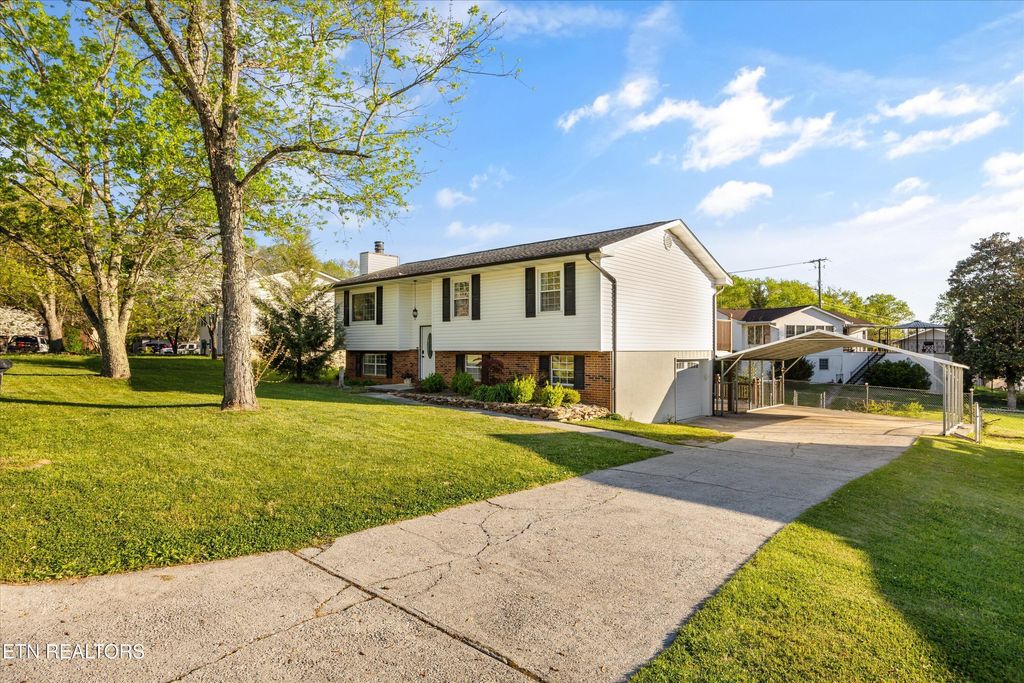 Photo of 6613 Cadbury Drive, Knoxville, TN 37921 (MLS # 1336053)