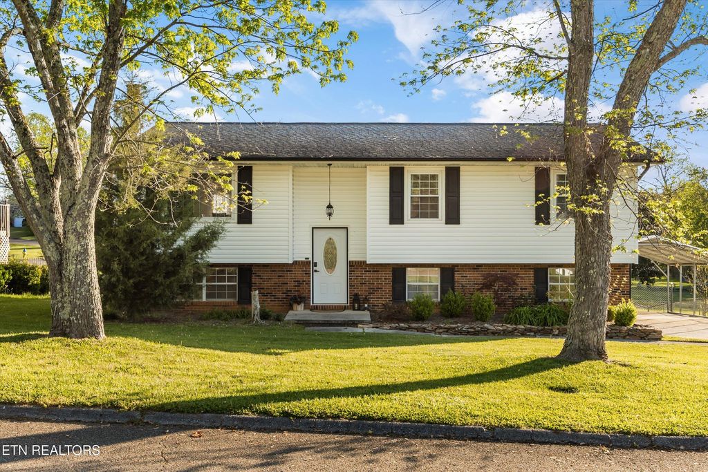 Photo of 6613 Cadbury Drive, Knoxville, TN 37921 (MLS # 1336053)