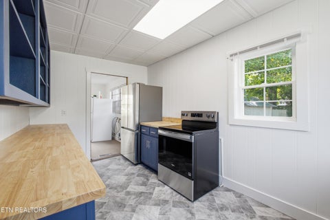Tiny photo for 409 Walden Ave, Harriman, TN 37748 (MLS # 1356201)