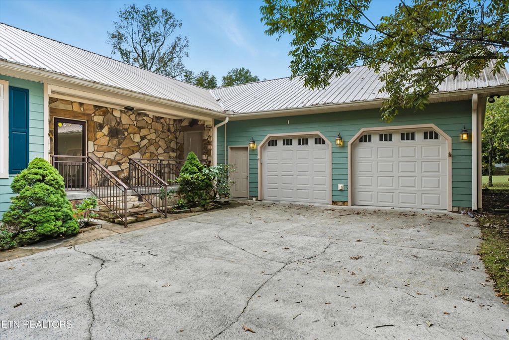 Photo of 304 Amy Tr, Spring City, TN 37381 (MLS # 1318085)