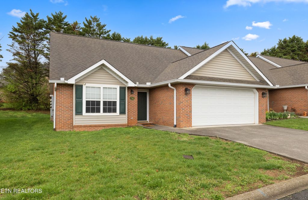 Photo of 7315 Windtree Oaks Way, Knoxville, TN 37920 (MLS # 1333385)