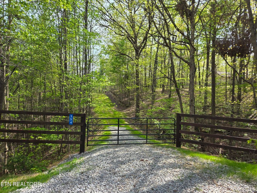 Photo of 354 Ladd Ridge Rd, Kingston, TN 37763 (MLS # 1335473)