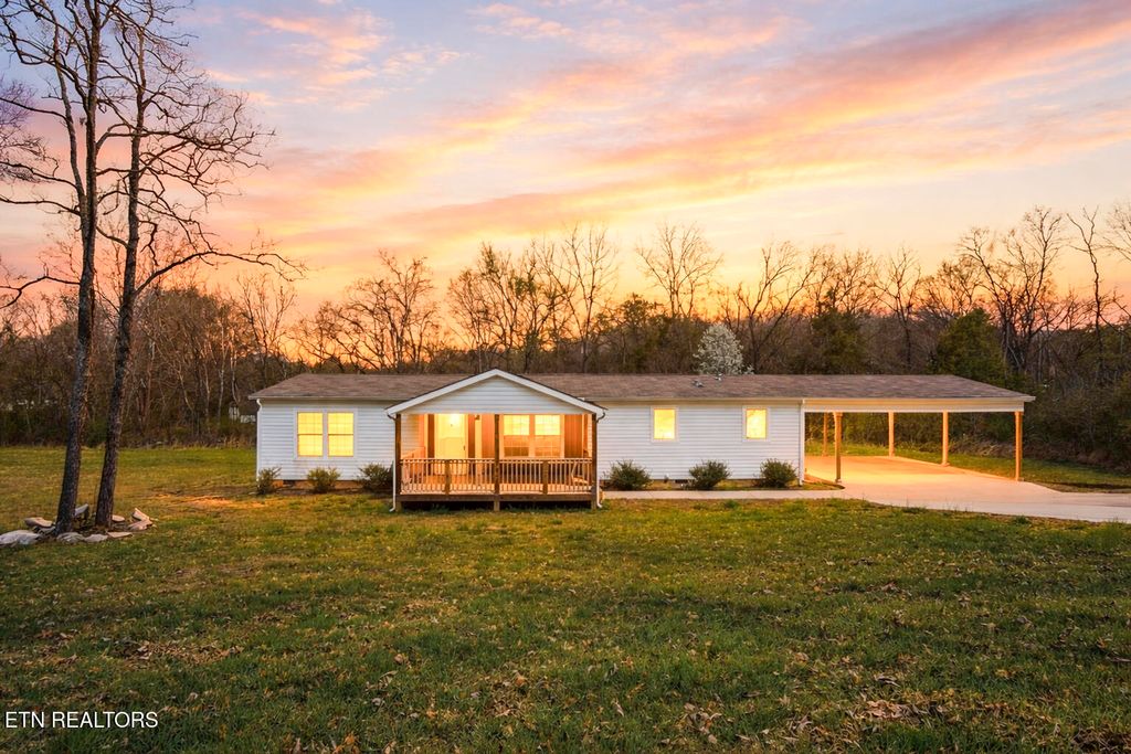 Photo of 129 W Vinegar Valley Rd, Friendsville, TN 37737 (MLS # 1333565)