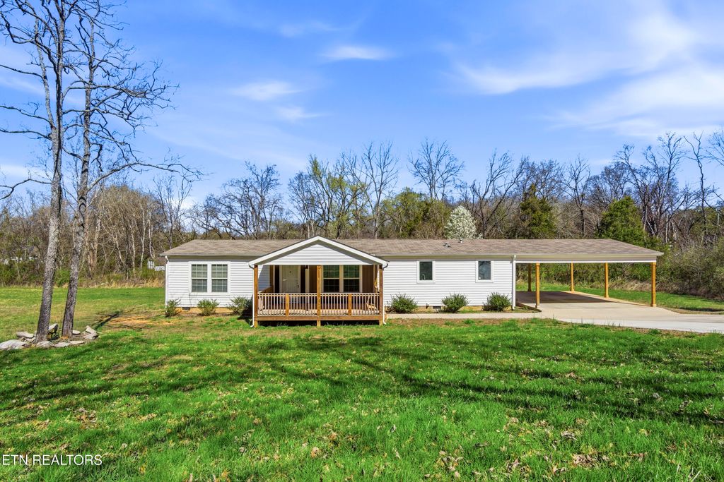 Photo of 129 W Vinegar Valley Rd, Friendsville, TN 37737 (MLS # 1333565)