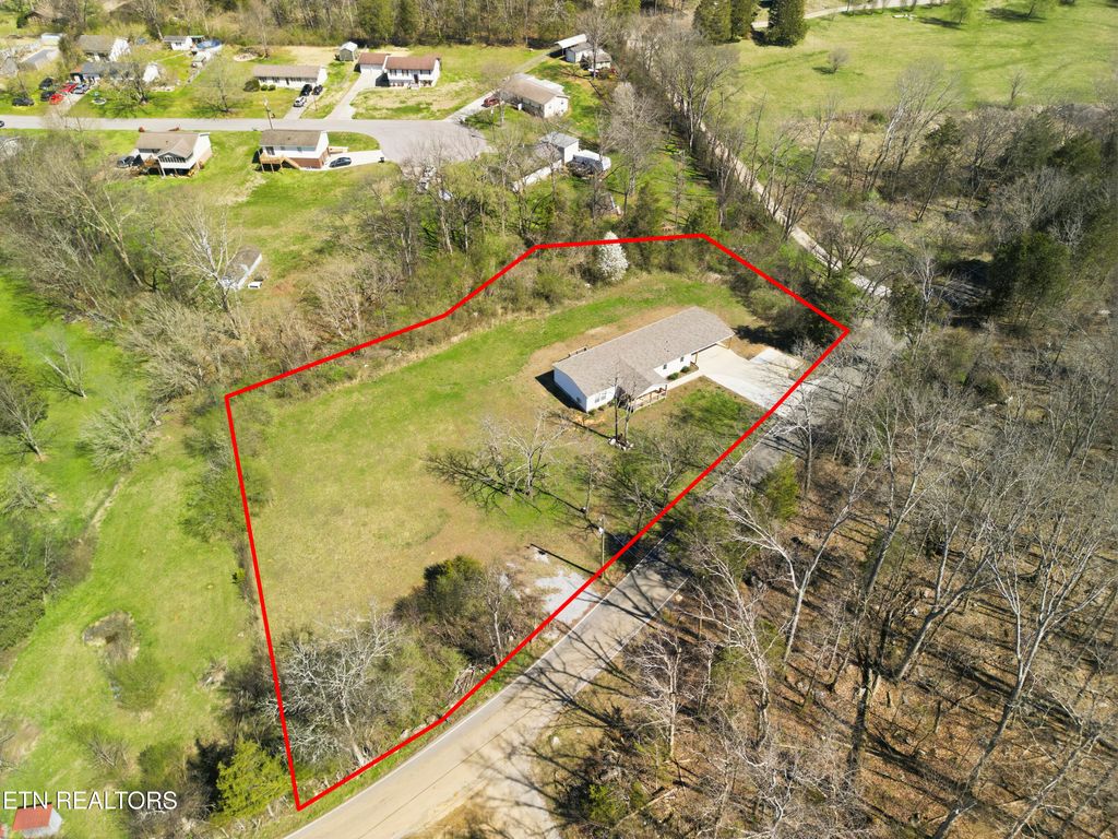 Photo of 129 W Vinegar Valley Rd, Friendsville, TN 37737 (MLS # 1333565)