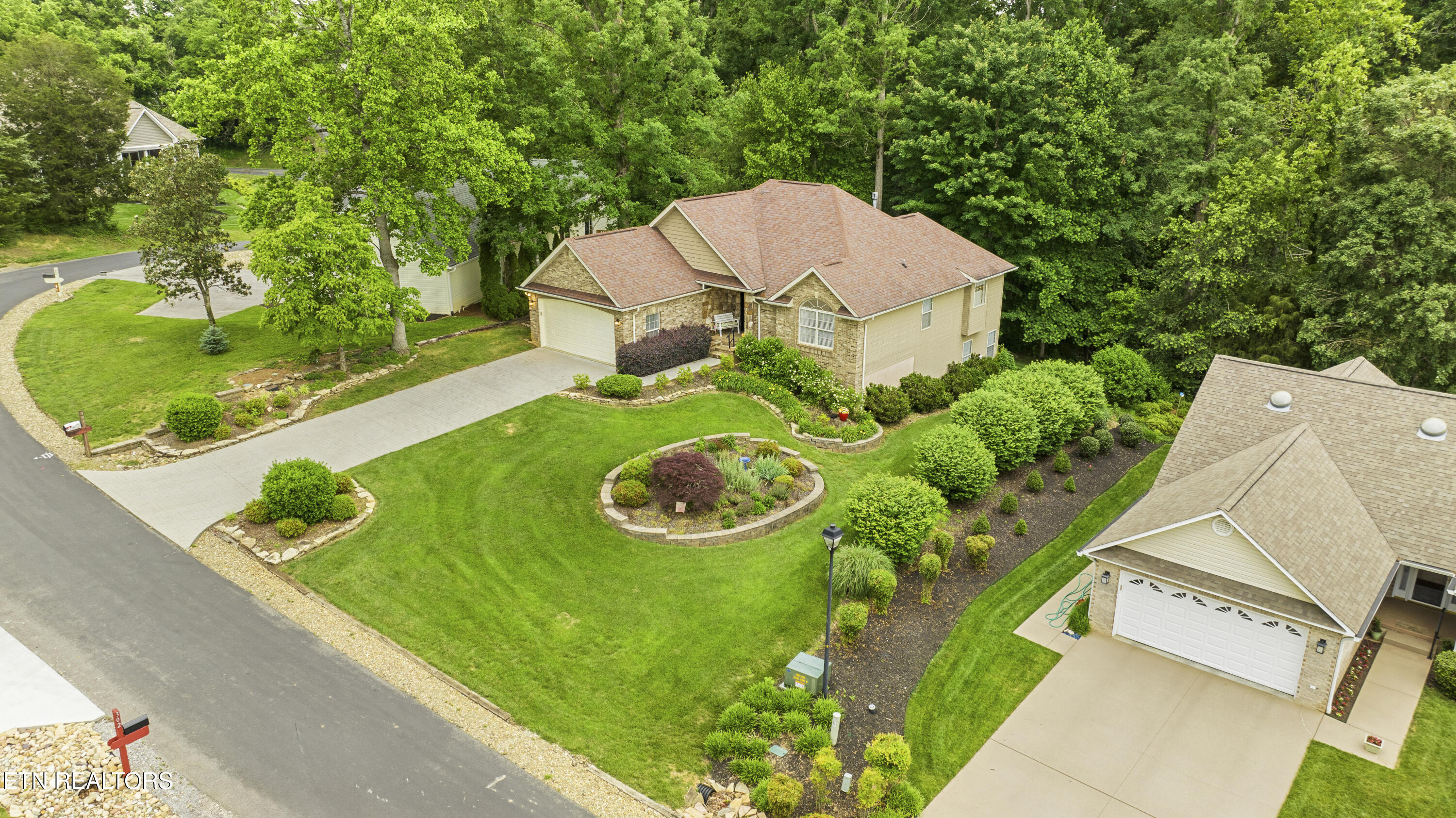 303 Uhdali Place