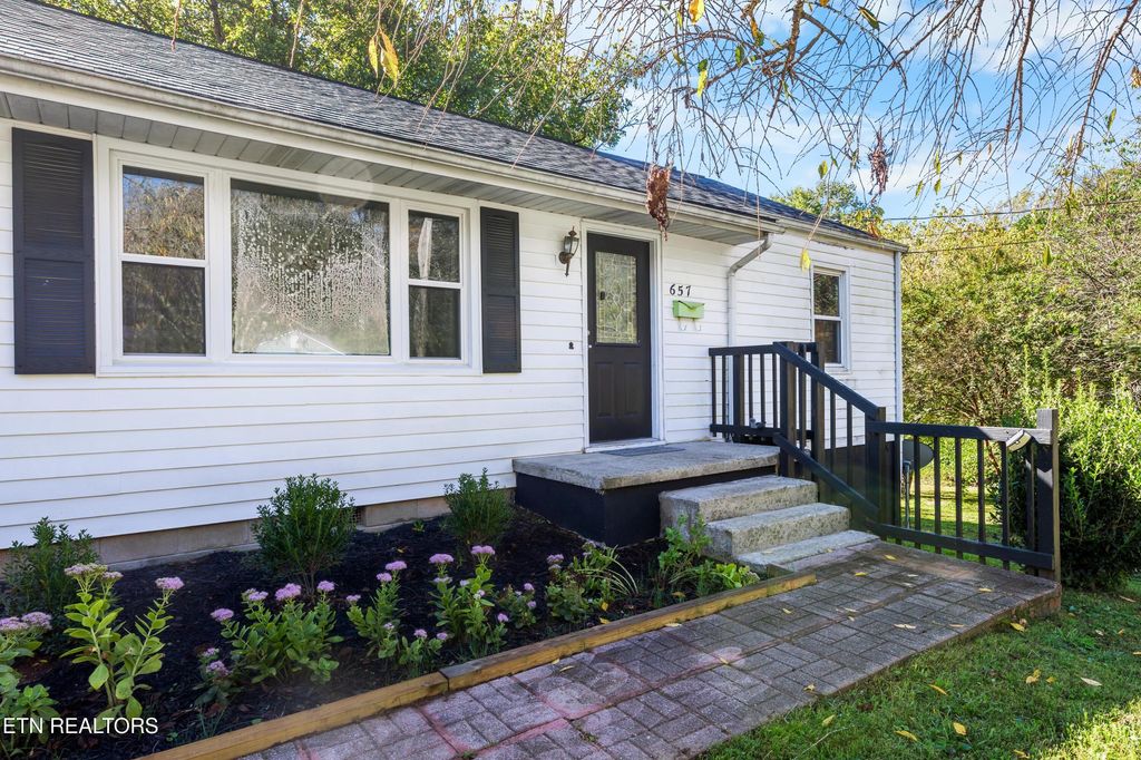 Photo of 657 Robertsville Rd, Oak Ridge, TN 37830 (MLS # 1317490)