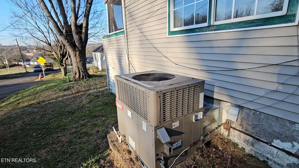 Photo of 2400 Center Ave, Knoxville, TN 37915 (MLS # 1325346)