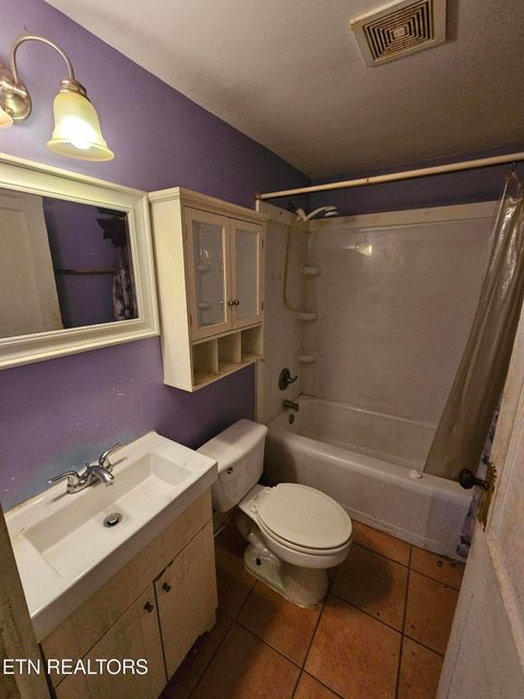 Tiny photo for 2400 Center Ave, Knoxville, TN 37915 (MLS # 1325346)