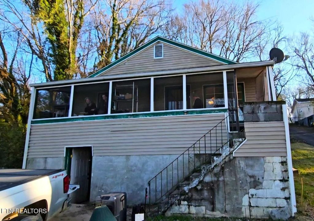 Photo of 2400 Center Ave, Knoxville, TN 37915 (MLS # 1325346)