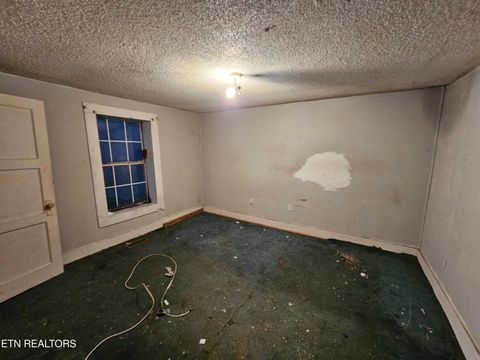 Tiny photo for 2400 Center Ave, Knoxville, TN 37915 (MLS # 1325346)