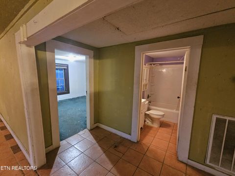 Tiny photo for 2400 Center Ave, Knoxville, TN 37915 (MLS # 1325346)