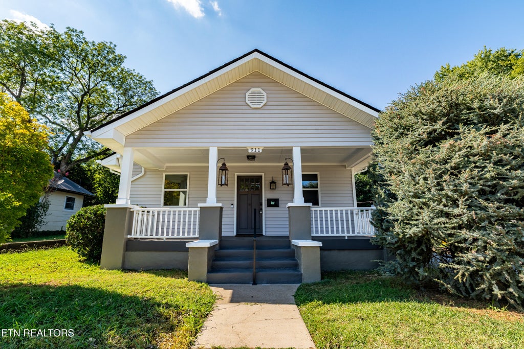 Photo of 911 White Ave, Maryville, TN 37803 (MLS # 1354388)