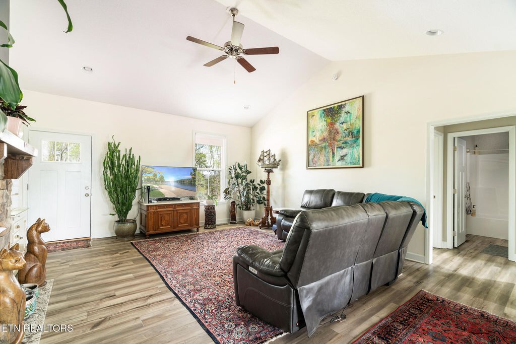 Photo of 916 Sentry Ridge View Drive, Seymour, TN 37865 (MLS # 1296029)