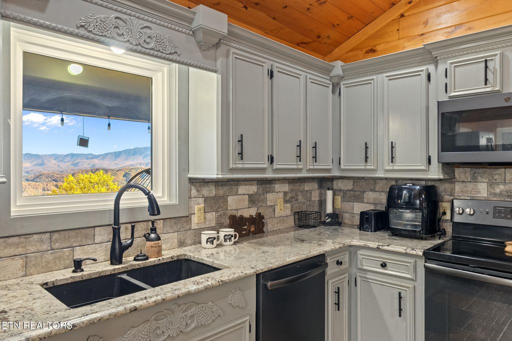 Photo of 714 Shell Mountain Rd Rd, Sevierville, TN 37876 (MLS # 1321158)