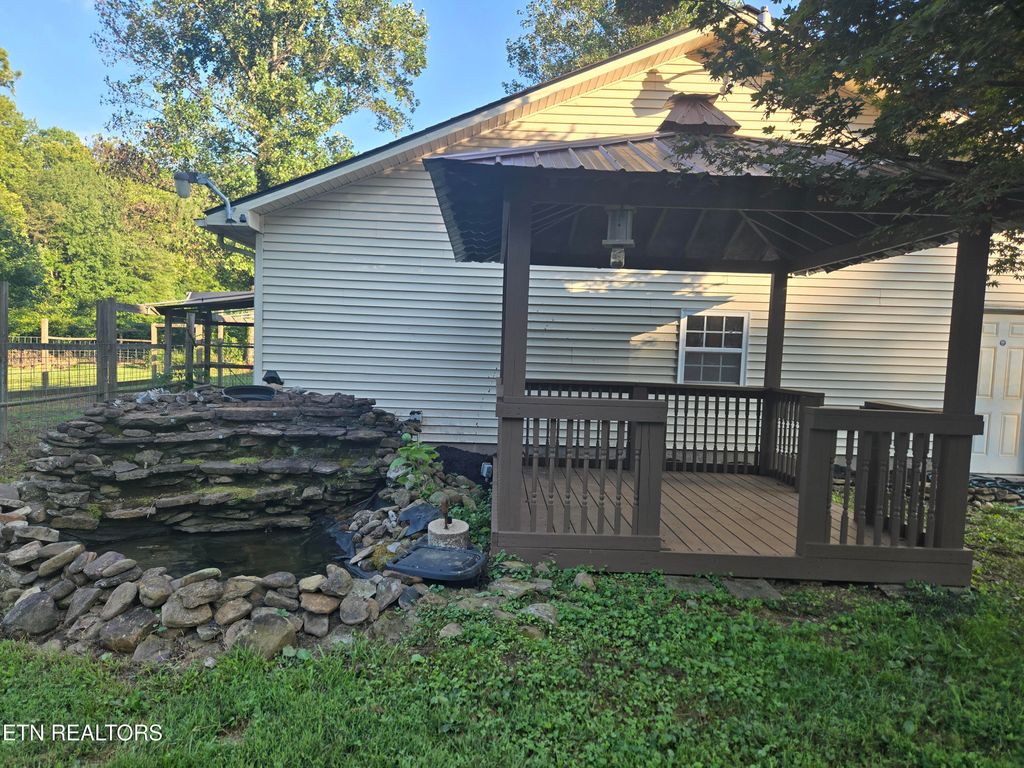 Photo of 9533 Petros Hwy, Oliver Springs, TN 37840 (MLS # 1313700)