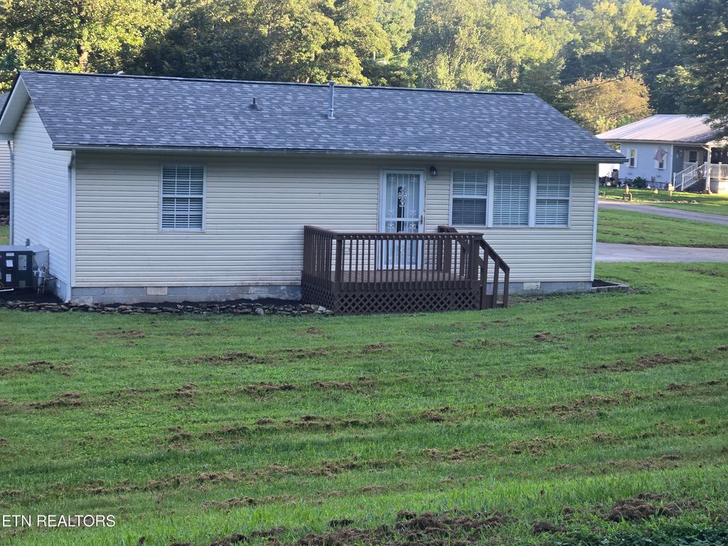 Photo of 9533 Petros Hwy, Oliver Springs, TN 37840 (MLS # 1313700)