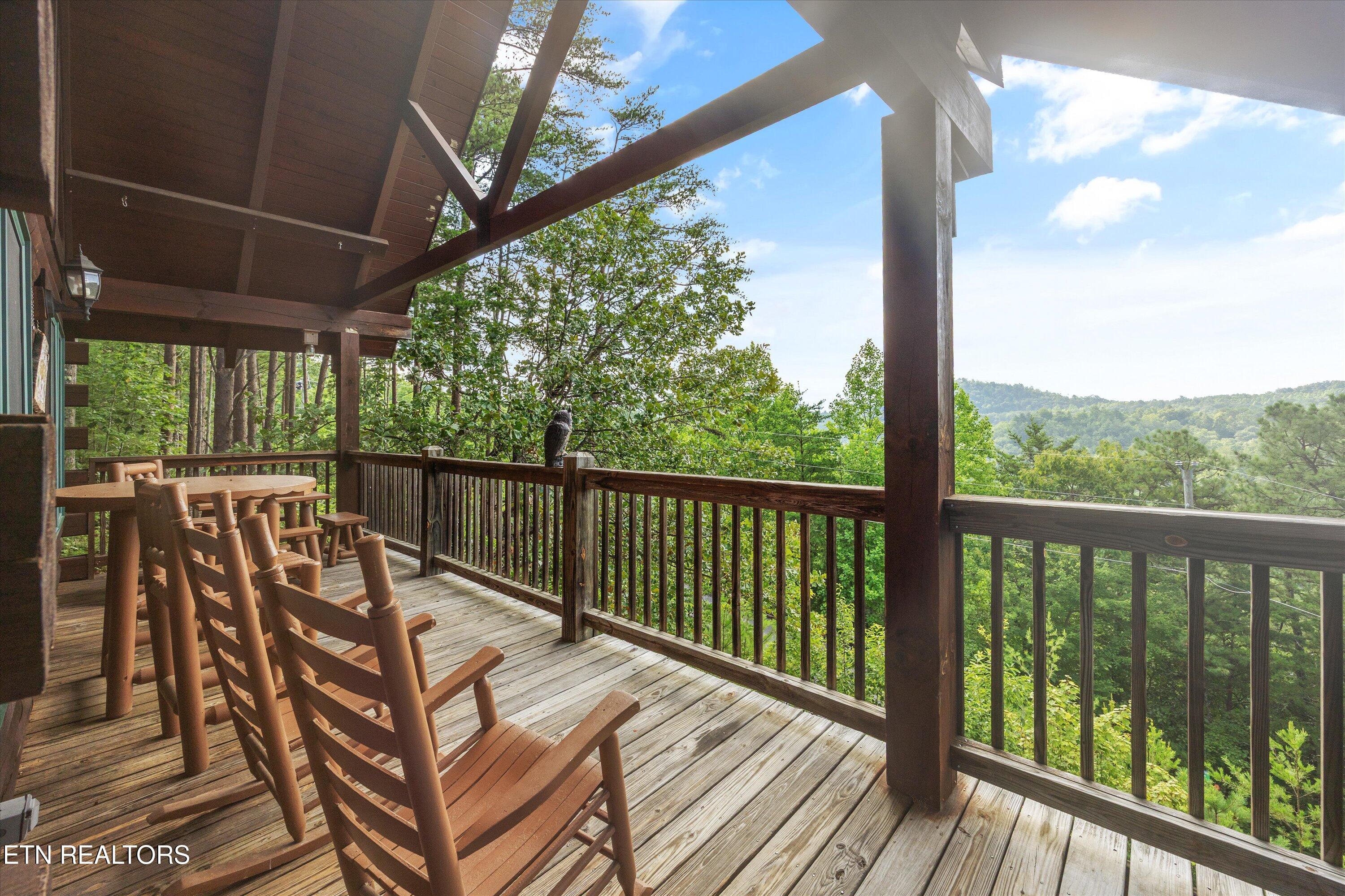 2622 Raccoon Hollow Way