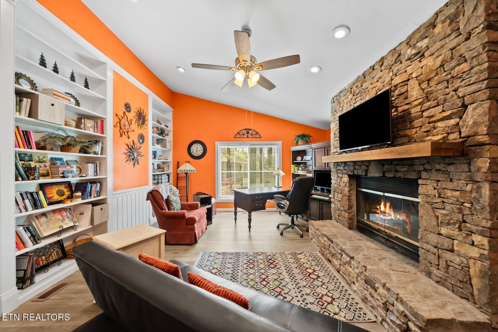 Photo of 156 Dovenshire Drive, Fairfield Glade, TN 38558 (MLS # 1336481)