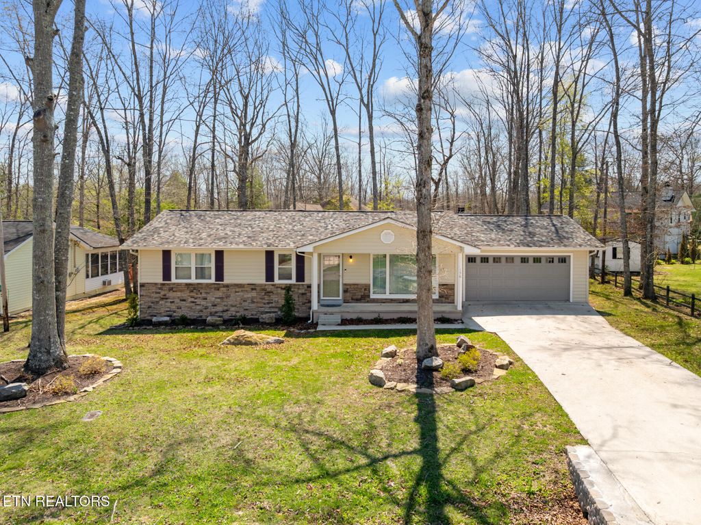 Photo of 156 Dovenshire Drive, Fairfield Glade, TN 38558 (MLS # 1336481)