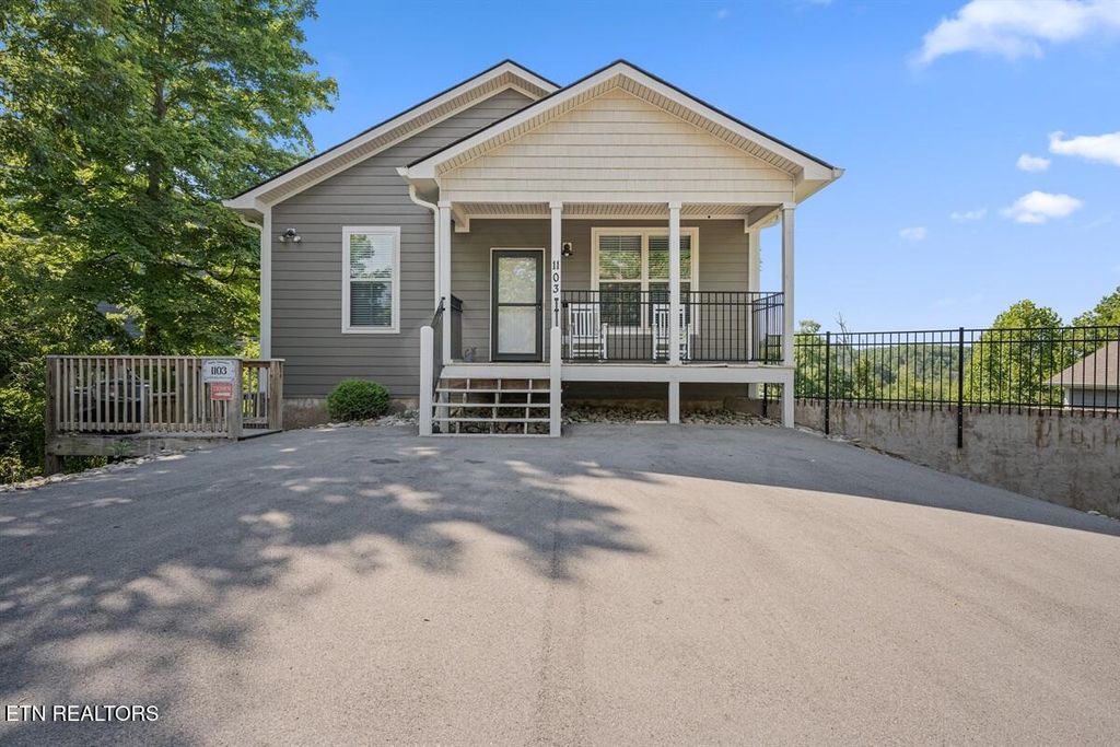 Photo of 1103 Sanctuary Shores Way, Sevierville, TN 37876 (MLS # 1332093)