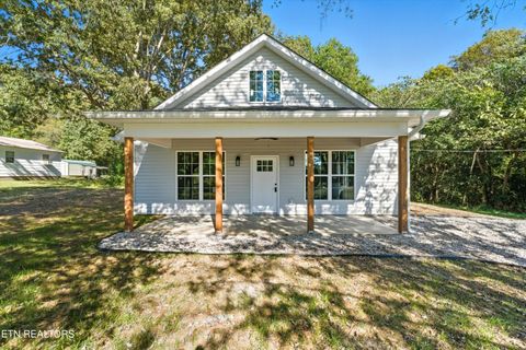 Photo of 218 Morris St, Harriman, TN 37748 (MLS # 1317456)