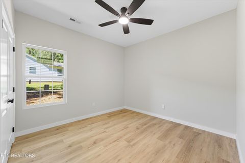 Tiny photo for 218 Morris St, Harriman, TN 37748 (MLS # 1317456)