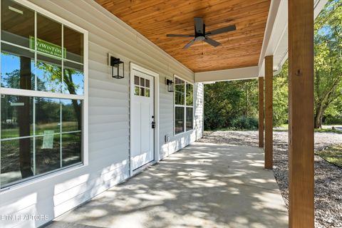 Tiny photo for 218 Morris St, Harriman, TN 37748 (MLS # 1317456)