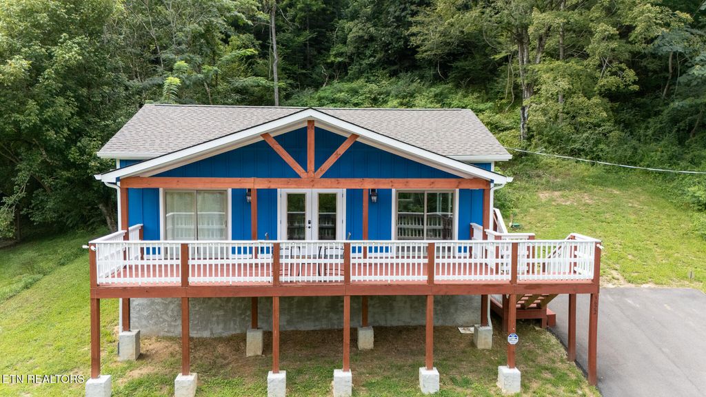 Photo of 3622 Pittman Center Rd, Sevierville, TN 37876 (MLS # 1311980)