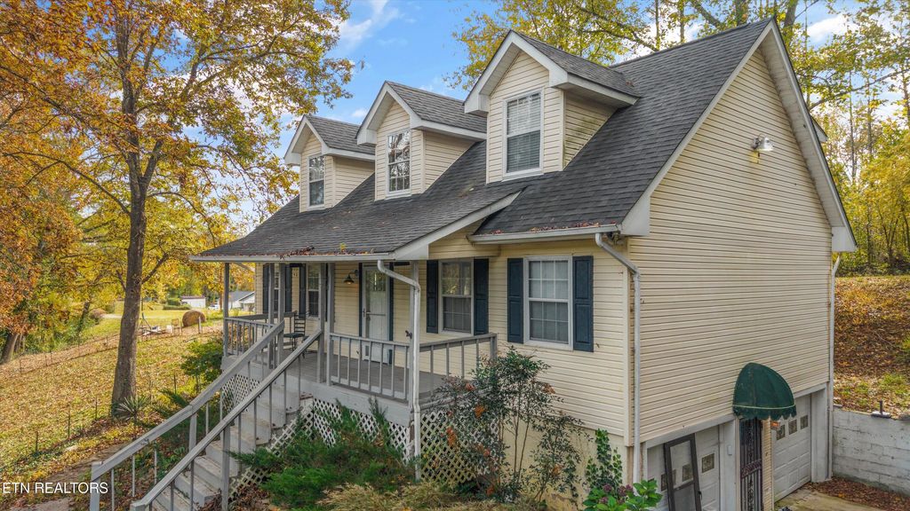 Photo of 250 Ollis Rd, Oliver Springs, TN 37840 (MLS # 1320123)