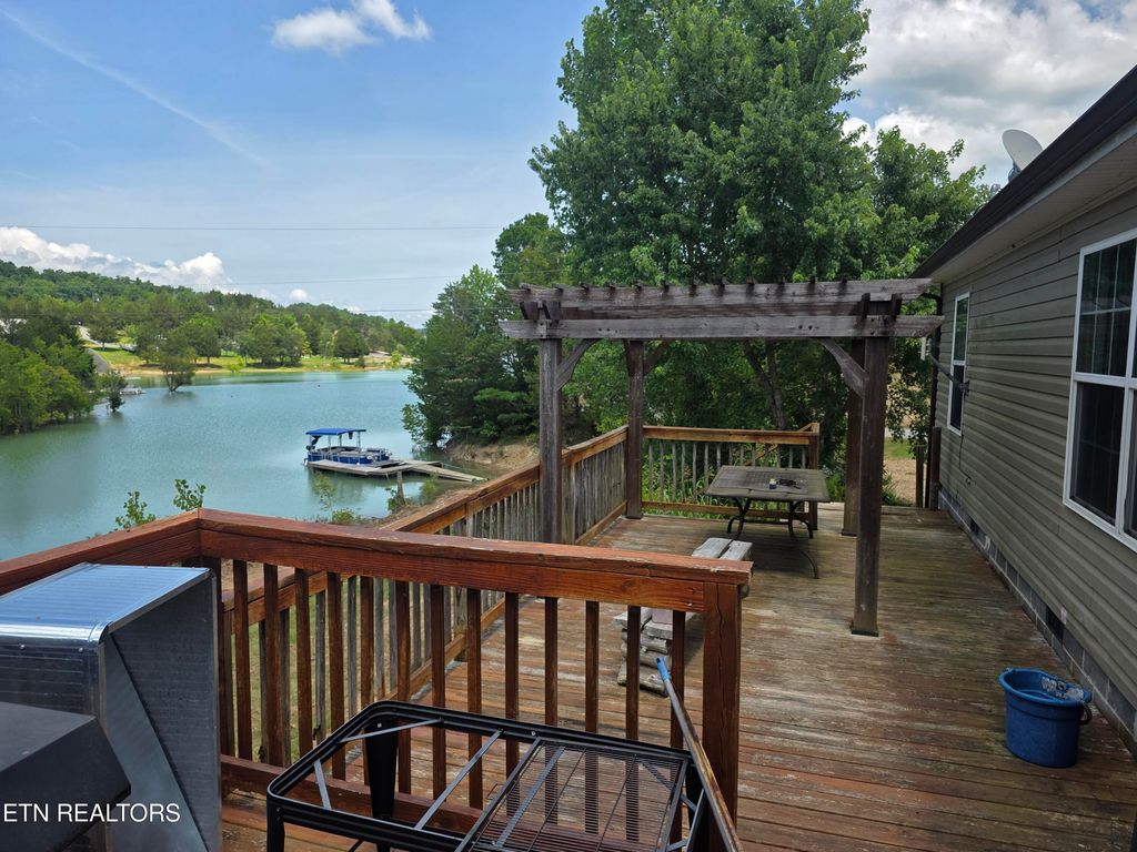 Photo of 1034 Sierra Way, Sevierville, TN 37876 (MLS # 1307240)