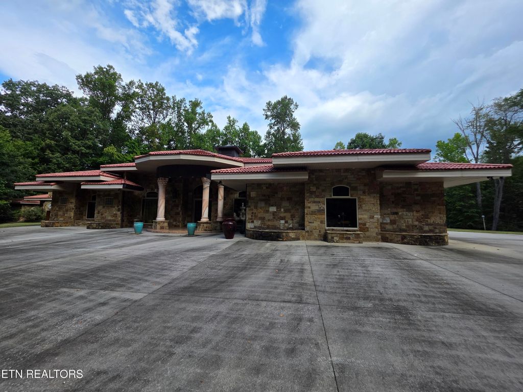 Photo of 574 Bacon Springs Lane, Clinton, TN 37716 (MLS # 1310154)