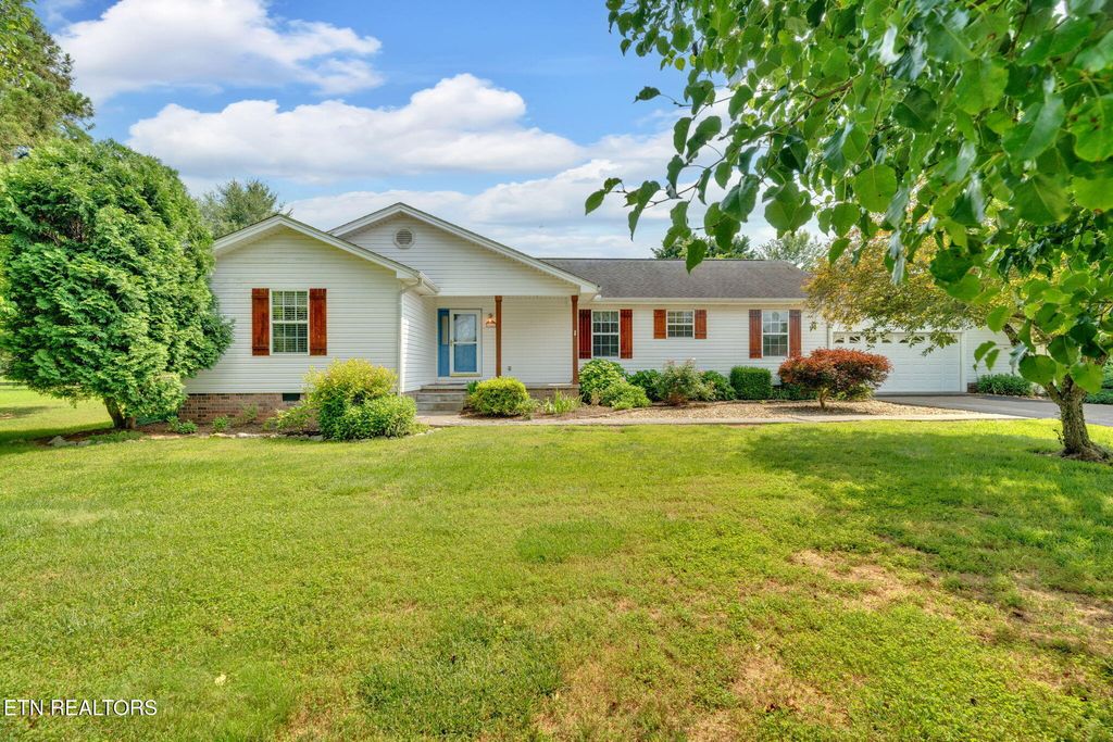 Photo of 1647 Sams Drive, Dandridge, TN 37725 (MLS # 1303830)