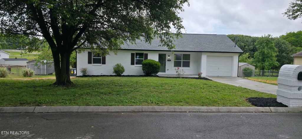 Photo of 460 Anchor Drive, Lenoir City, TN 37771 (MLS # 1339838)