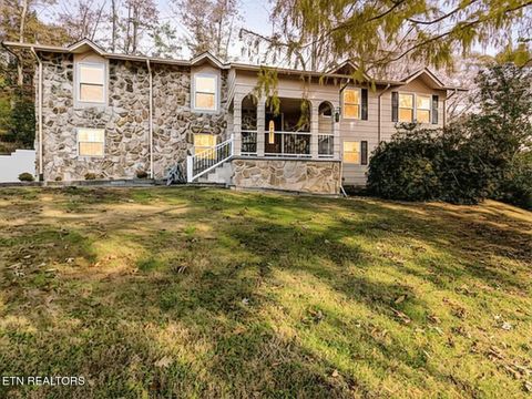 Photo of 132 Greystone Drive, Oak Ridge, TN 37830 (MLS # 1322010)