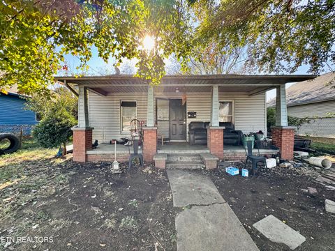 Photo of 2304 Chipman St, Knoxville, TN 37917 (MLS # 1320045)