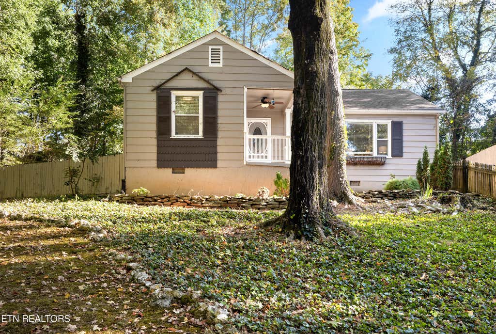 Photo of 5908 Woodburn Drive, Knoxville, TN 37919 (MLS # 1243815)