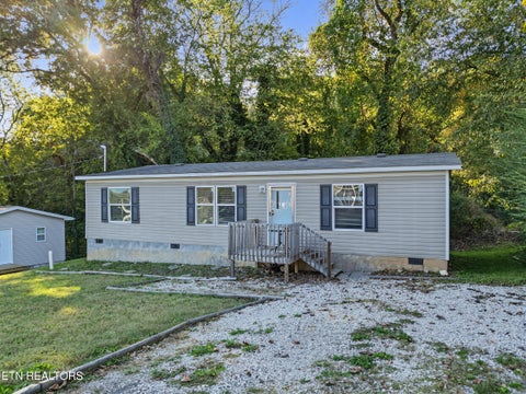 Tiny photo for 438 Jarnigan St, Clinton, TN 37716 (MLS # 1360035)