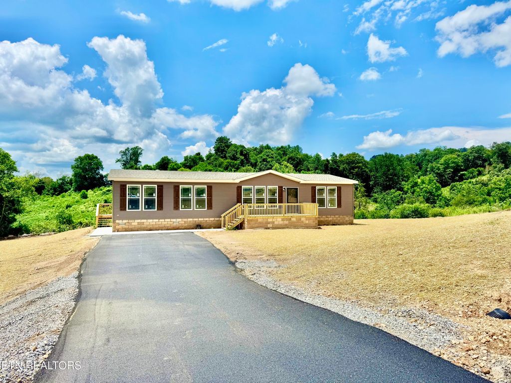 Photo of 329 Perkey Way, New Tazewell, TN 37825 (MLS # 1308810)