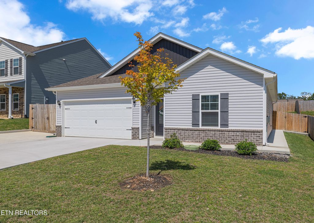 Photo of 12339 Hatmaker Lane, Knoxville, TN 37932 (MLS # 1325212)