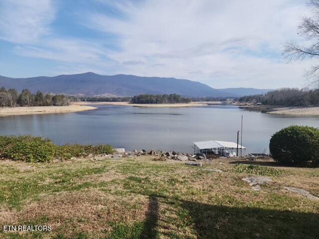 Photo of 233 Cliff Side Drive, LaFollette, TN 37766 (MLS # 1331991)