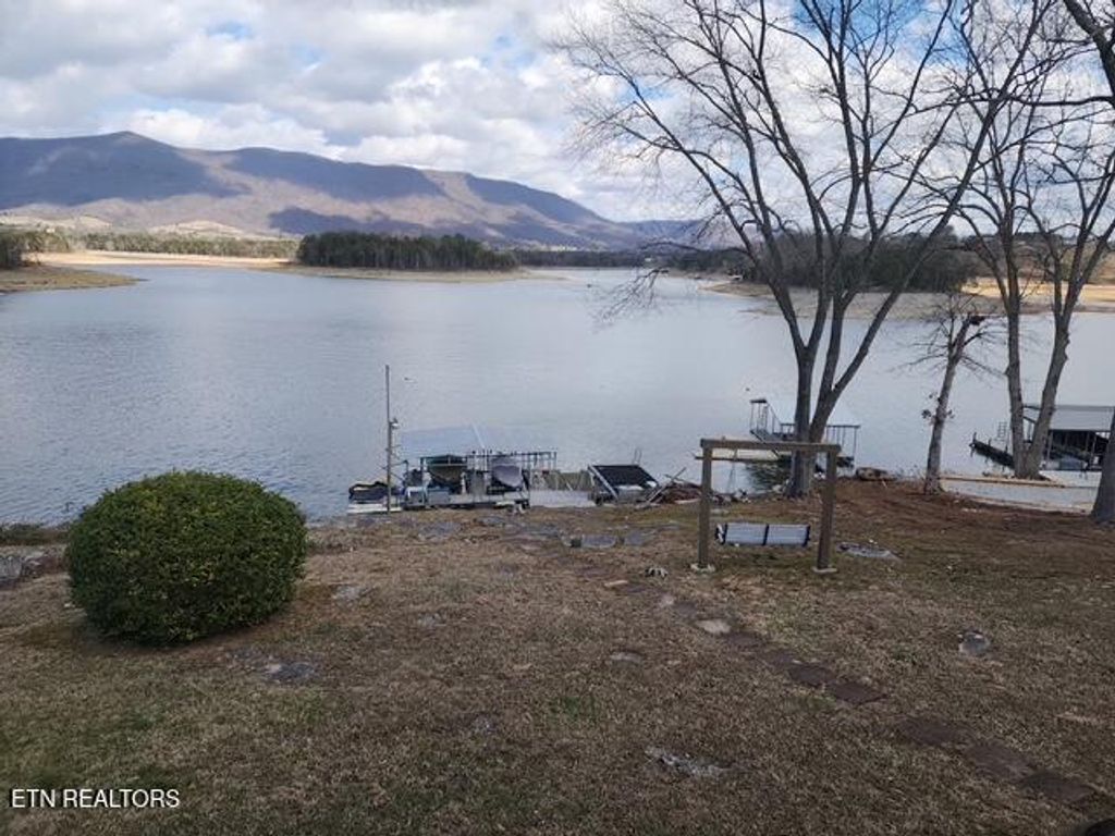 Photo of 233 Cliff Side Drive, LaFollette, TN 37766 (MLS # 1331991)