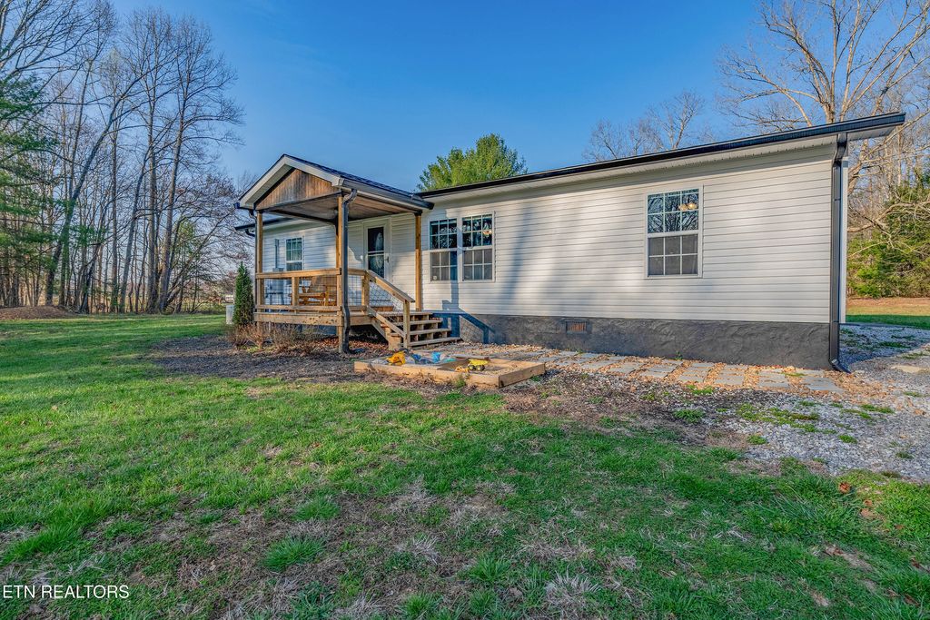 Photo of 220 Leonard Williams Rd, Wartburg, TN 37887 (MLS # 1295346)
