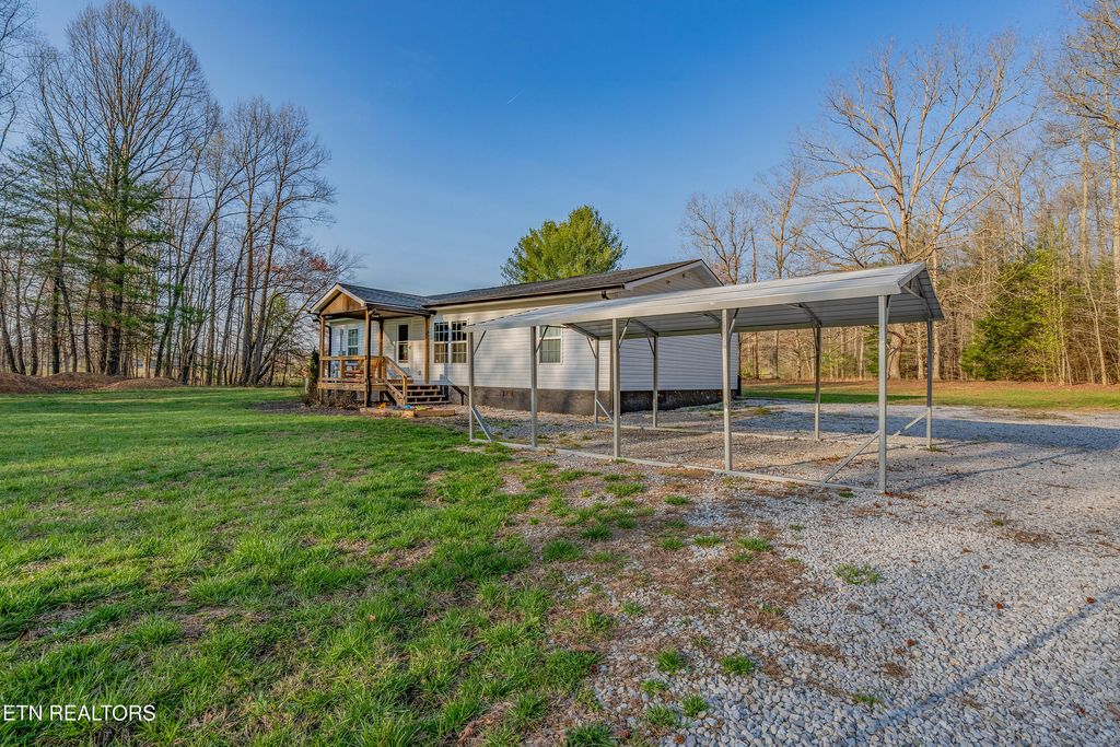 Photo of 220 Leonard Williams Rd, Wartburg, TN 37887 (MLS # 1295346)