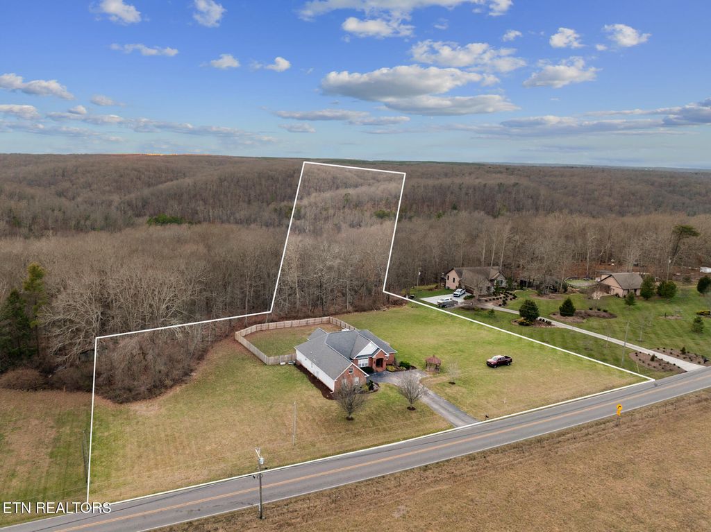 Photo of 1378 POW Camp Rd, Crossville, TN 38572 (MLS # 1326863)